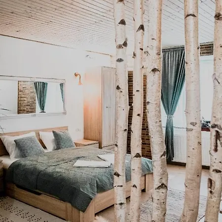 Garden Apartment *